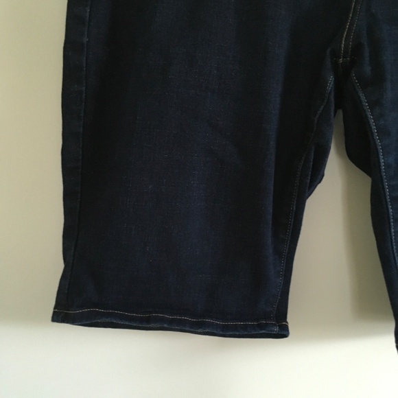 Levi’s Bermuda Shorts Dark Wash Denim Womens Sz 33 Stretch 12” Inseam Beach - Picture 4 of 15